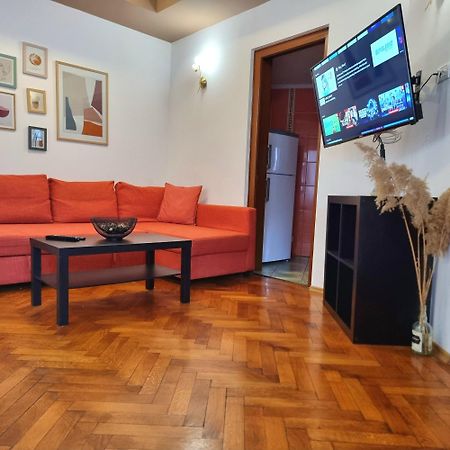 Peaceful Getaway - Generous 3-Bedroom Sanctuary - Close To Historic Old Town Bucareste Exterior foto