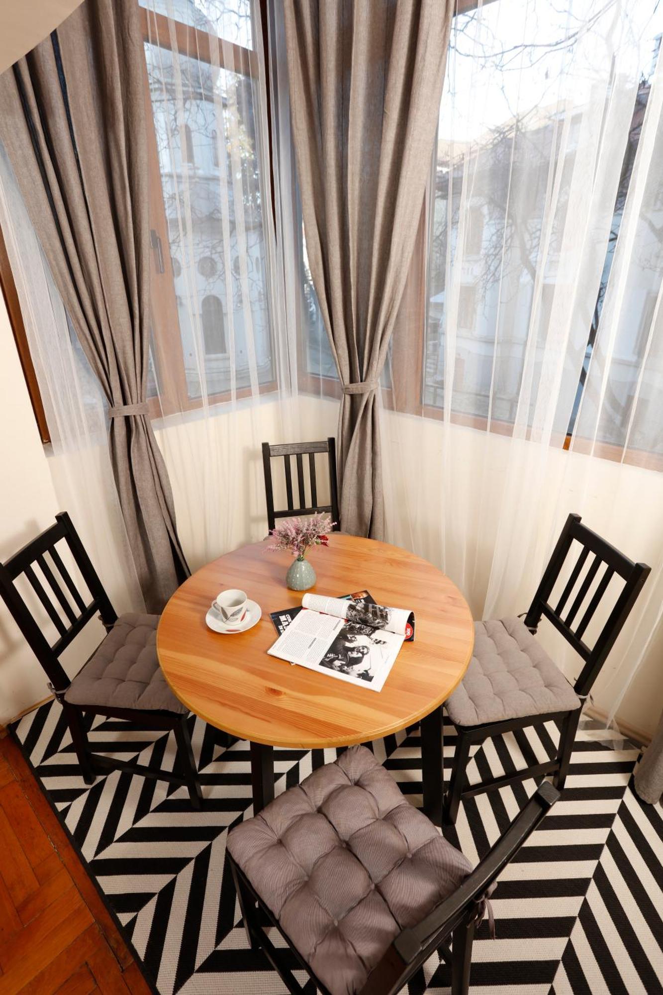 Peaceful Getaway - Generous 3-Bedroom Sanctuary - Close To Historic Old Town Bucareste Exterior foto