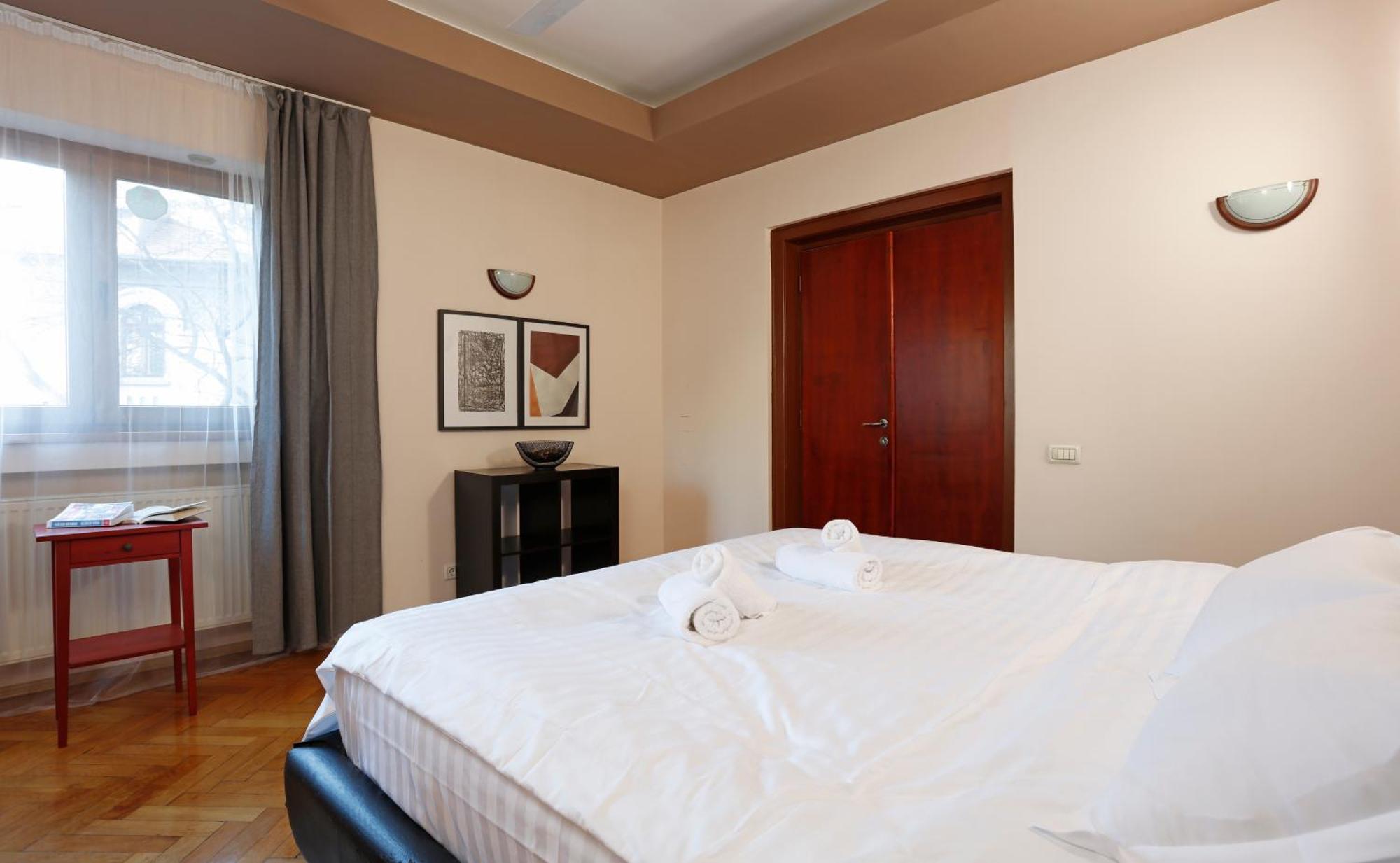 Peaceful Getaway - Generous 3-Bedroom Sanctuary - Close To Historic Old Town Bucareste Exterior foto