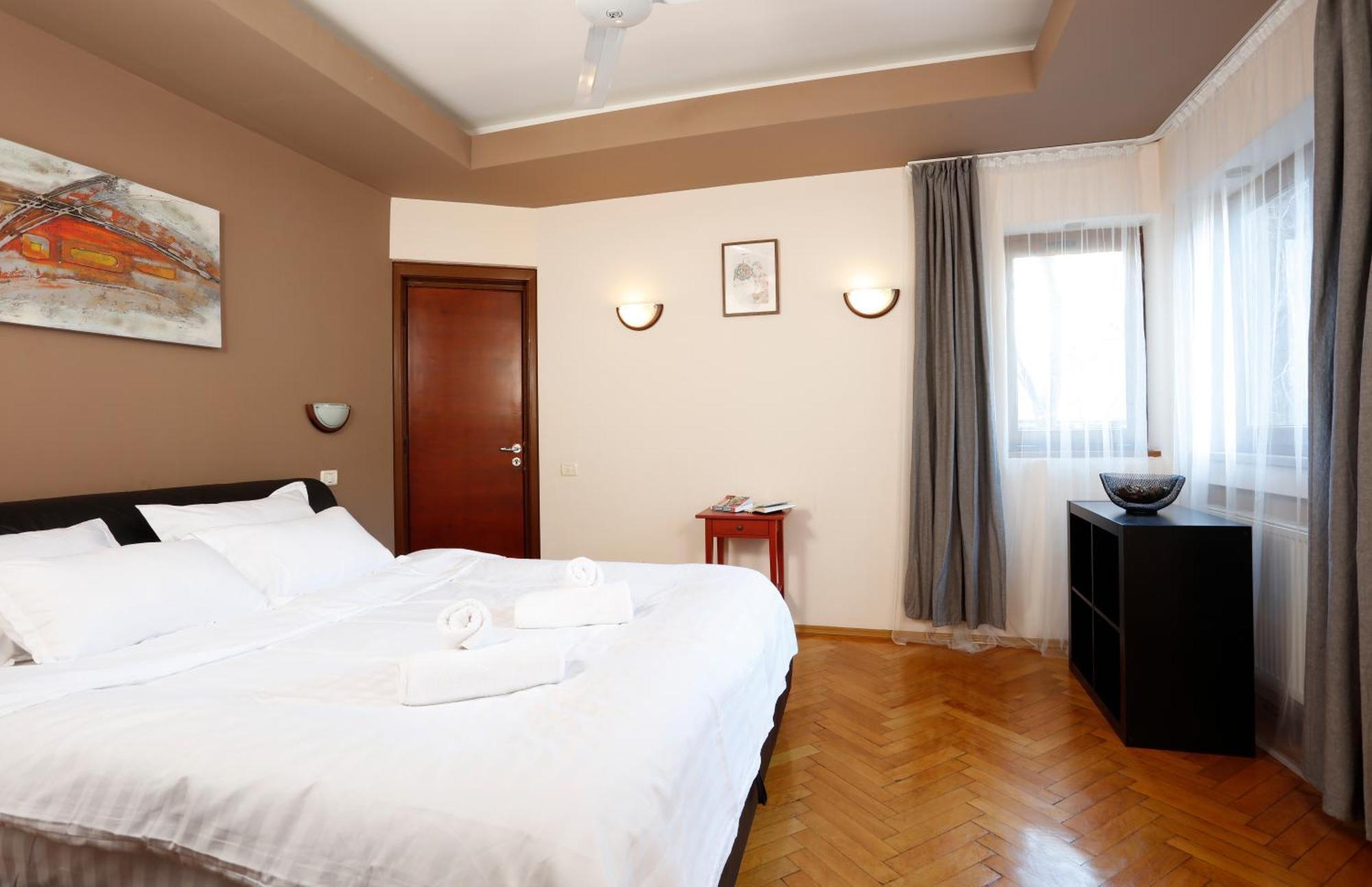 Peaceful Getaway - Generous 3-Bedroom Sanctuary - Close To Historic Old Town Bucareste Exterior foto