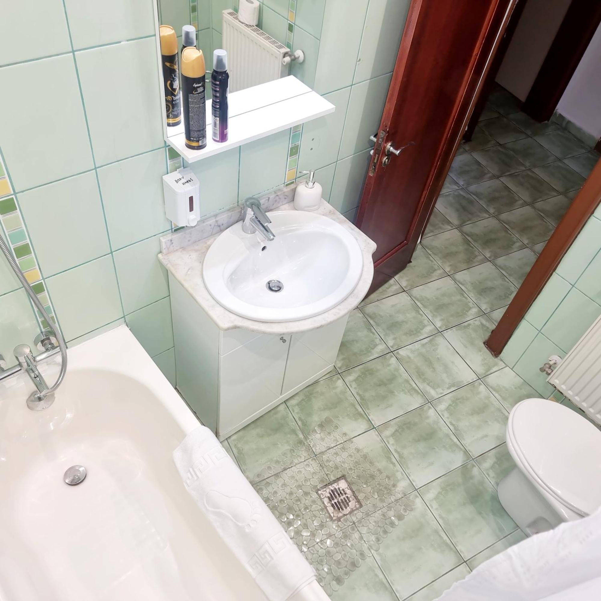 Peaceful Getaway - Generous 3-Bedroom Sanctuary - Close To Historic Old Town Bucareste Exterior foto