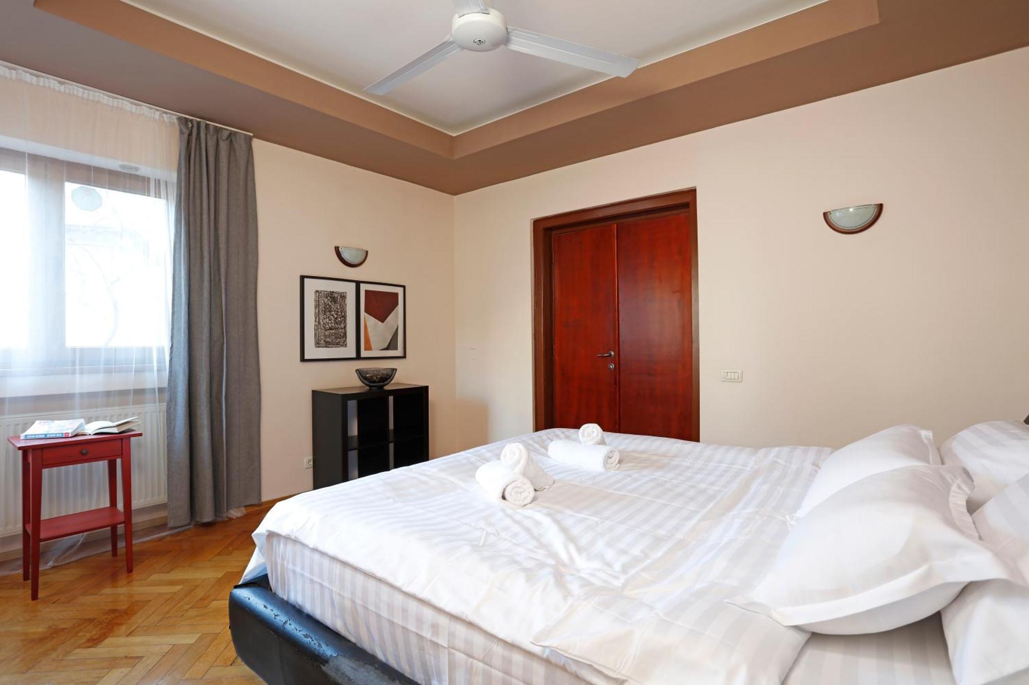 Peaceful Getaway - Generous 3-Bedroom Sanctuary - Close To Historic Old Town Bucareste Exterior foto