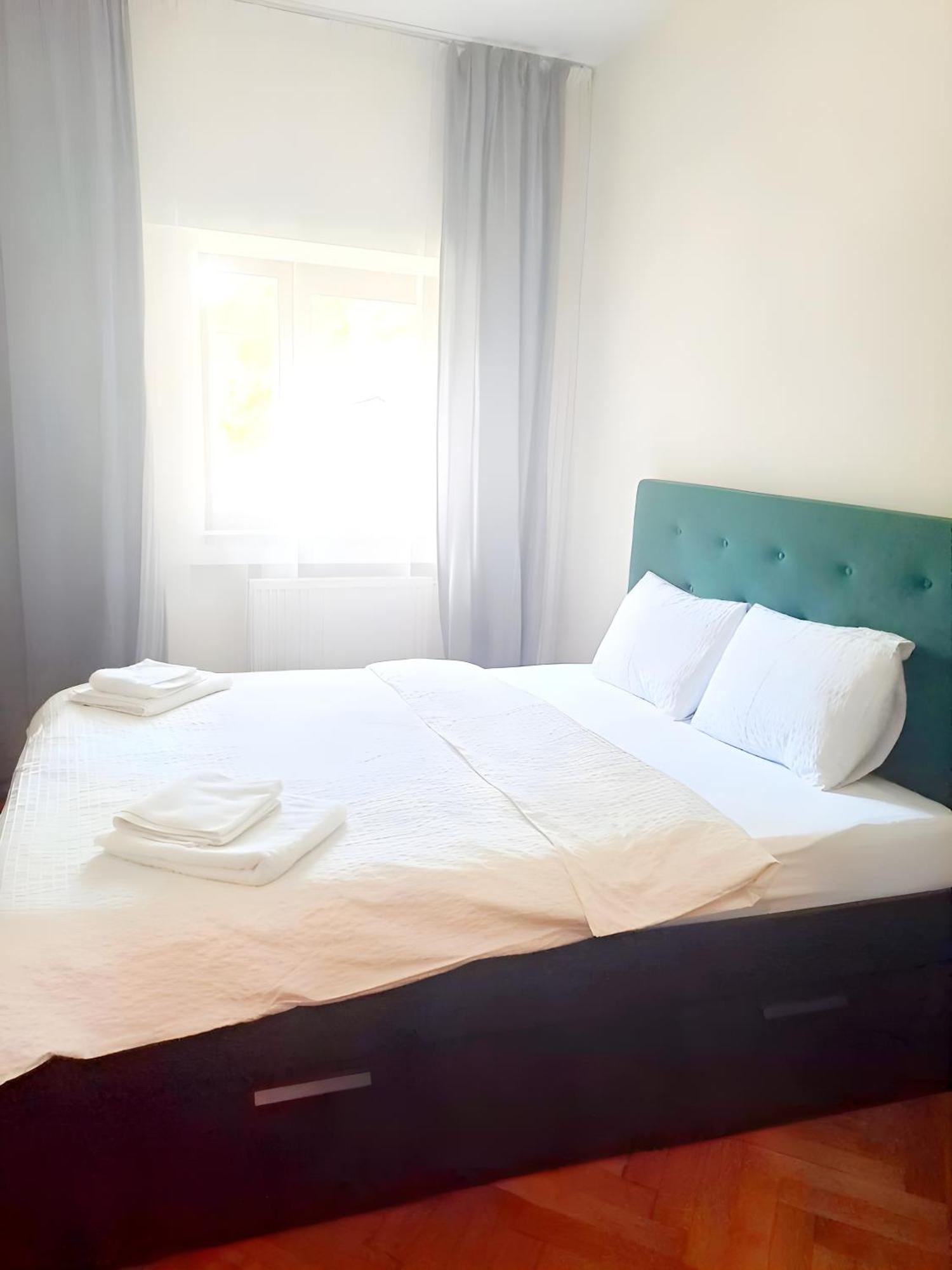 Peaceful Getaway - Generous 3-Bedroom Sanctuary - Close To Historic Old Town Bucareste Exterior foto
